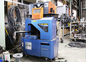 アングル加工機